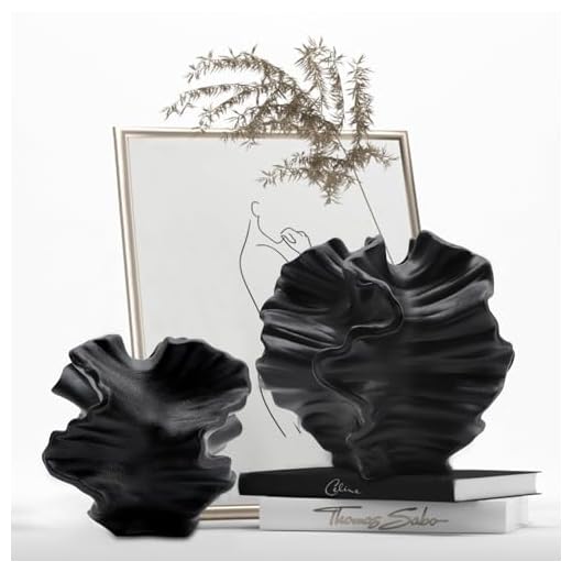 Set of 2 Flower Shape Ceramic Vases