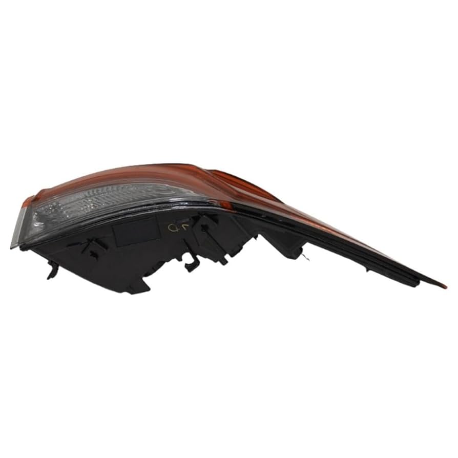 ルルです。 TOYOTA PRIUS (1.8L) TAIL LAMP RIGHT (Passenger Side) OEM