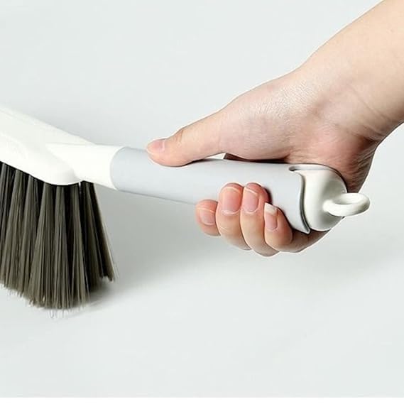 Image of Multifunctional Dust Brush /Soft Cleaning Brush /Dusting Brush /Dusters for Cleaning Home /Brush with Microfiber /No dust /Soft bristles for, Bed, Wardrobe, Couch, Car Seats, Piano (White)
