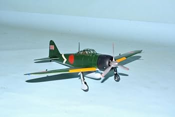 Amazon.co.jp: 完成品 148 海軍 零式艦上戦闘機22型 第582海軍