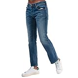 Das Model Zatiny mit der Passform Bootcut ist vom Knie abwärst ausgestellt.