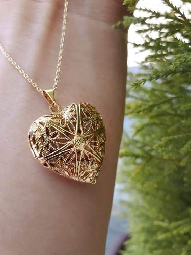 Colar Relicário Banhado A Ouro 18k Em Forma De Coração