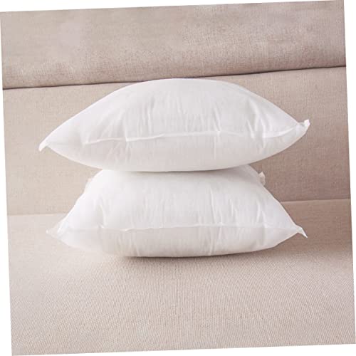Inserts de coussin confortables pour aménager un coin lecture au bureau