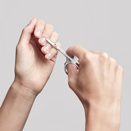 Ciseaux à cuticules ZWILLING à pointe tour pour une coupe ultra précise