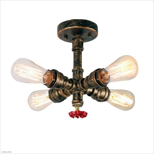 Candelabros de hierro forjado antiguos y lámparas de tubería