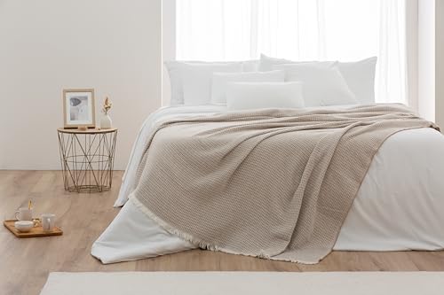 Todocama - Manta de Algodón Extrasuave con Diseño GOFRE, Colcha Multiusos Four Seasons para Sofá, Cama, Funda Decorativa y Manta Fular, (Beige Arena, 180x240cm). - imagen 5