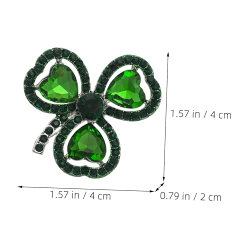 Insigne d'épingle de trèfle au design floral et finitions soignées
