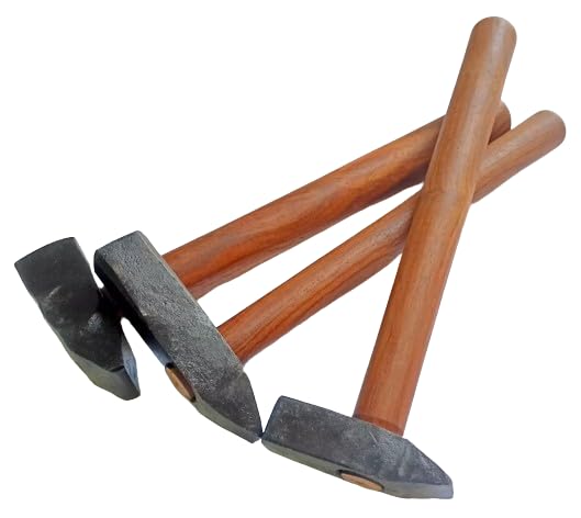 Marteau de fer forgeron ancien outil de collection manche bois pour enclume