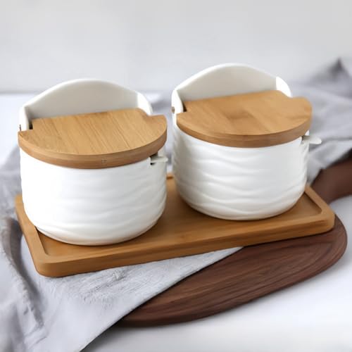 セラミック スパイスジャー シュガーポット 塩ポット ホワイト 竹の蓋付き キッチン 家庭用 おしゃれ スプーン付き 塩 砂糖入れ 3個組 ストッカー ケース 砂糖 塩 コショウ入れ 調味ストッカー 卓上調味入れセット キッチン収納 容器 小分け保存 食卓