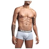 【Weich & Hautfreundlich】Die Boxershorts Herren bestehen aus gekämmter 95% Baenumwolle und 5% Elasthan, was weich, leicht und gut atmungsaktiv ist, sodass Sie das Gefühl haben, von Wolken umarmt zu werden, und Sie sich von unangenehmem Zwicken und Kratzen verabschieden. Wegen des guten Tragekomforts könnten Sie sogar diese Retroshorts da vergessen.