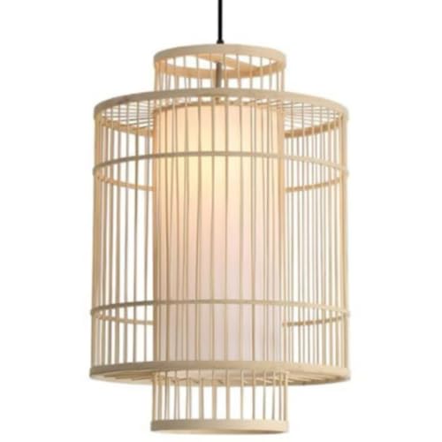 Lampe en osier naturel pour une ambiance zen et chaleureuse au-dessus de l'îlot de cuisine