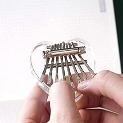 Générique Mini Doigt Kalimba Pouce Piano Portable Pouce Piano Cristal Clair Kalimba Instrument 8 Touches Mini Pouce… - Les Beatles, Paul McCartney, John Lennon, RIngo Starr, George Harrison Générique Mini Doigt Kalimba Pouce Piano Portable Pouce Piano Cristal Clair Kalimba Instrument 8 Touches Mini Pouce… – Image 4