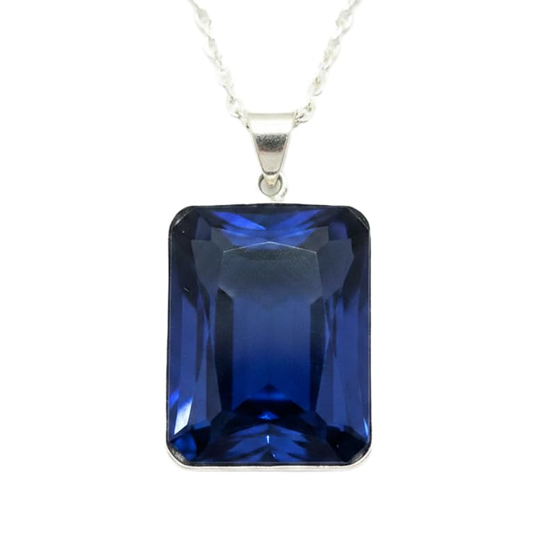 Pendentif en quartz bleu et collier de 45 cm pour sublimer vos tenues du quotidien
