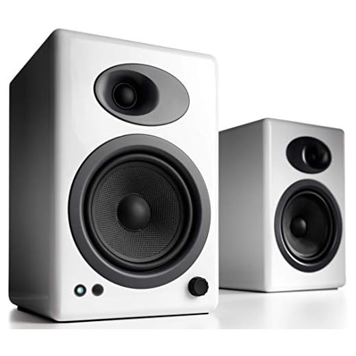 Audioengine A5+ Classic 150 W aktiv hyllhögtalare | inbyggd analog förstärkare | fjärrkontroll | cinch och 3,5 mm uttag | Kabel ingår (vitB)