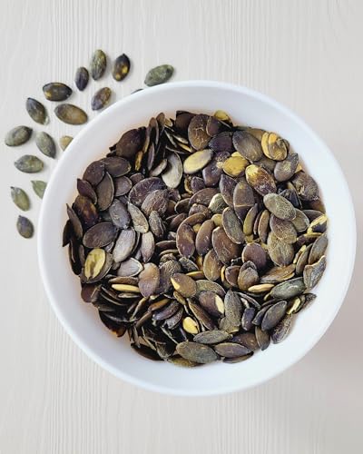 Kürbiskerne geschält 1kg - von der Grünen Essenz - dunkelgrün - Kürbissamen ohne Schale naturbelassen und ungeröstet - Kerne ohne Salz - für Salate oder als Snack - vegan (1000 Gramm)