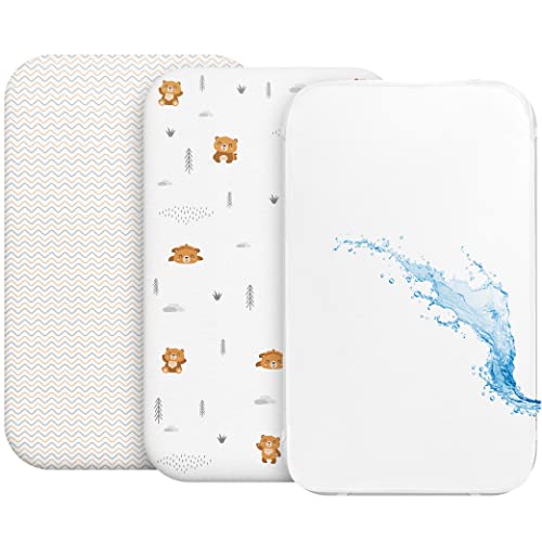 Lenzuola Next To Me 3-in-1 - Lenzuola Culla Cododo con Angoli (Set da 2) + 1 Coprimaterasso Impermeabile con Elastico - 50 x 83 cm - Per Culla Co-sleeping, Lettino - Bimbo e Bimba - Motivo Orsetti