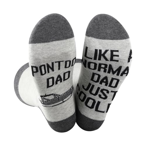 Chaussettes de capitaine de bateau sur le ponton : confort fantaisie pour vos sorties en mer