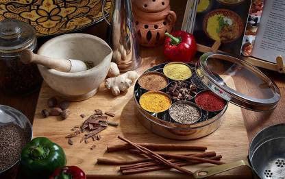 Image of SPICE SET WITH SEE THROUGH GLASS SS LID 7 WATI AND 1 SPOON