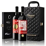 «Dios primero creó al hombre Luego pensó Puedo hacerlo...» Mensaje en una Botella. Estuche-Maletín de LUJO 2x Vino Tinto Premium Reserva 12 Meses y Set de 4 Accesorios. Etiqueta Roja PERSONALIZABLE