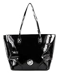 Dieser modische JOOP! Shopper passt sich bequem an seine Trägerin an. Im großen Hauptfach der Tasche können Sie all Ihre Utensilien verstauen. Sogar DIN A4 Formate finden hier Platz. So haben Sie Ihre Wertsachen immer stylisch untergebracht. Maße: 46 x 29 x 4 cm