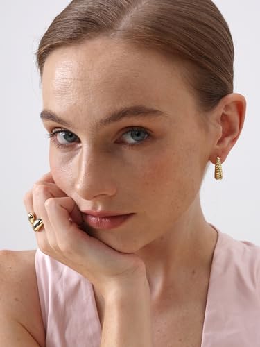 Image of FRUMOS 18K Gold Plated Chunky Hoop Earrings for Women Fashion Thick Gold Hoops Set Jewelry for Birthday Christmas Gifts