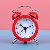 Kivivaka Reloj despertador clásico de doble campana con movimiento de cuarzo, cuerpo de metal y lente de cristal, funciona con pilas, reloj analógico para mesita de noche, color rojo