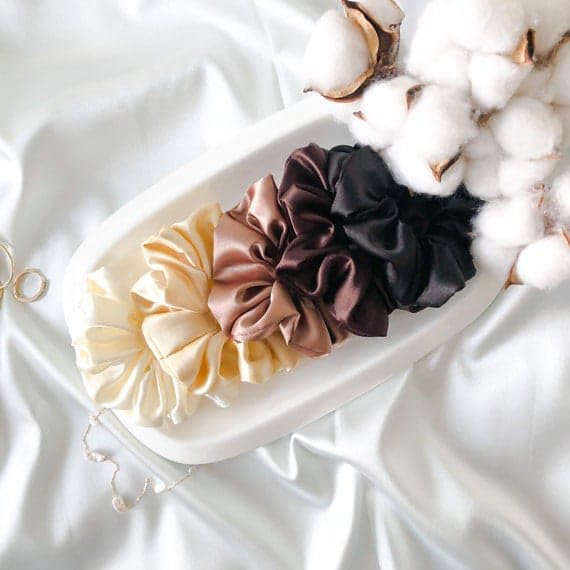 Image of Atrube's Satin Silk Hair Scrunchies For Women And Girls Set Of 5 For Curly Hair And Less Hairfall Rubber Band Scrunchy Satin Hair Ties Best Gift For Mother Daughter Sister