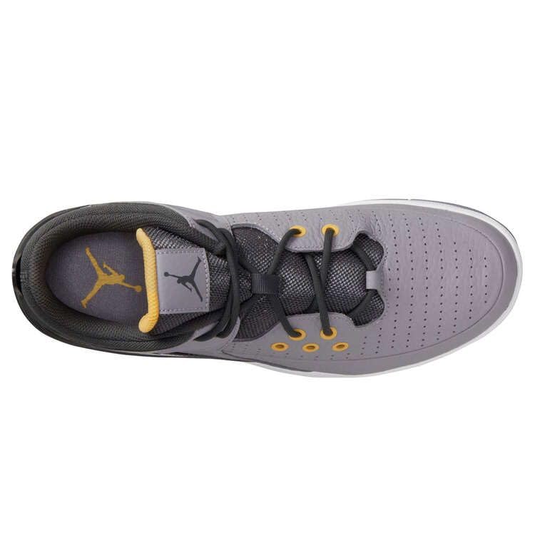 Image of Nike Men's Jordan Max Aura 5 Basketball Shoes