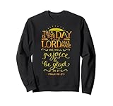 Ce Psaume 118:24 This Is The Day That The Lord Has Made Shirt dispose d'une citation inspirante du verset biblique. Un cadeau de foi vintage parfait pour tous ceux qui décident de la foi sur la peur ou qui aiment les écritures.