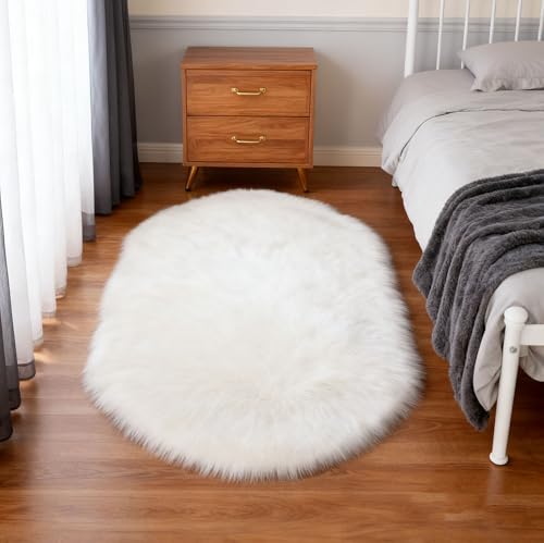Xinxinphi Alfombra Piel Oveja Sintética 60 x 120 cm, Alfombras Shaggy Mullida Antideslizantes, Rug Sheepskin Cordero Imitación,Tapetes Blanco para Decoración Dormitorio, Salon, Sofá Silla Cojín