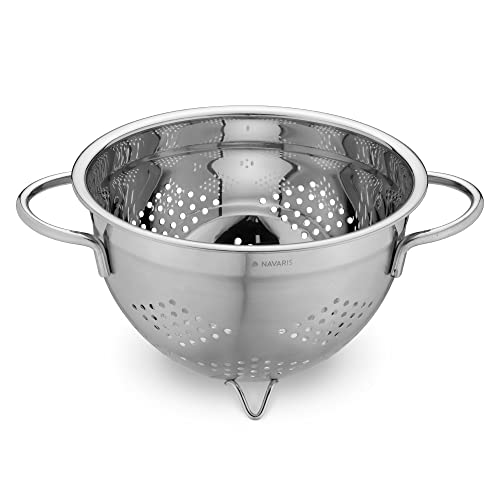 Navaris Passoire en Acier Inoxydable - Égouttoir Inox Ø 20 cm x 14 cm - Passoire sur Pied avec Poignée - Ustensile Cuisine pour Pâtes Salade Riz