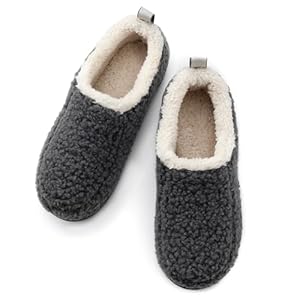 RockDove Women’s Nomad Faux Shearling Lined Closed Back Slipper