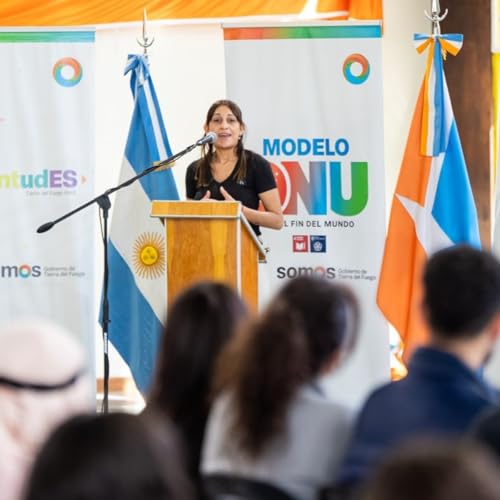 『Audio-Ivana Olariaga- Secret. Polít. de Juventudes- VII SIMULACIÓN DEL MODELO DE NACIONES UNIDAS 2025-15-09-2025』のカバーアート