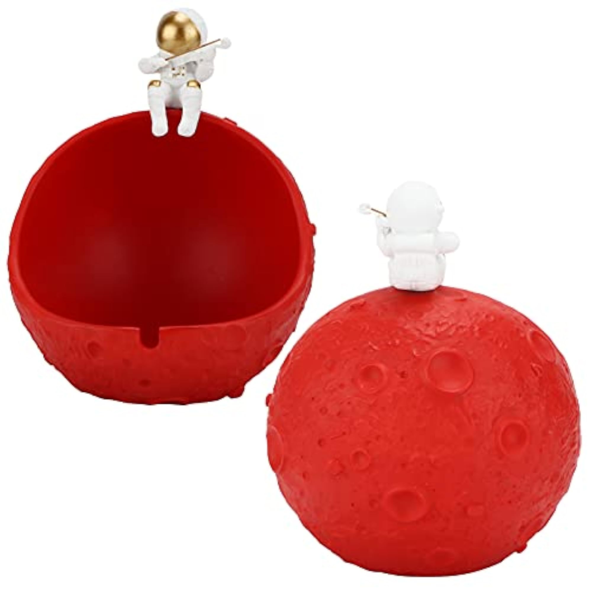 Cool Semi Enclosed Windproof Ashtray with Astronaut Decor