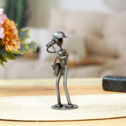 Escultura rústica fotógrafo con partes de auto recicladas metálica miniatura 5