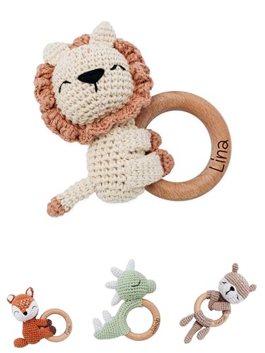 Bärenfreunde® - Personalisierter Beißring Baby - Niedlicher Greifling für Baby's ab 0 Monate - Babyrassel mit Name als Baby Geschenk für Mädchen und Jungen (Löwe liegend,mit Name)