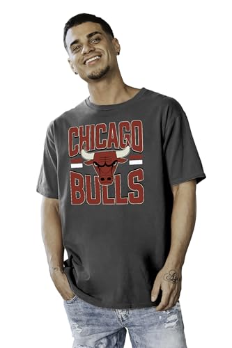 Chicago Bulls NBA Officially Licensed T-Shirt Ringspun Bold Black, Small