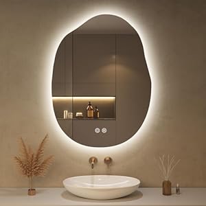 OUMUSU Spiegel mit Beleuchtung Asymmetrischer LED Badspiegel 60 x 80 cm mit Touch-Schalter, Dimmbar 3 Lichtfarbe Einstellbare, Beschlagfrei Badezimmerspiegel mit Beleuchtung, Bruchsicher