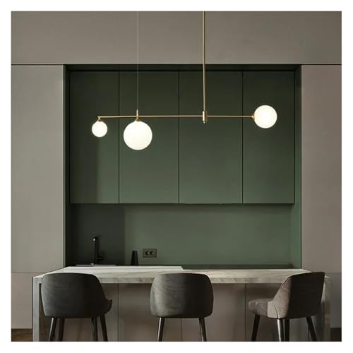 Suspension nordique or et verre pour un intérieur chaleureux et accueillant