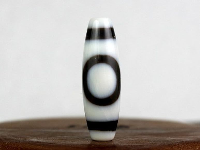 Amazon | チベット 天珠 日月天珠 白 瑪瑙 カルセドニー 38×12mm 