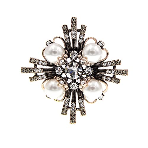 Broches en cristal pour femmes parfaites sur un manteau d'hiver en laine