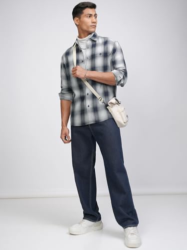 Image of Highlander Men's Solid Relaxed Fit Shirt