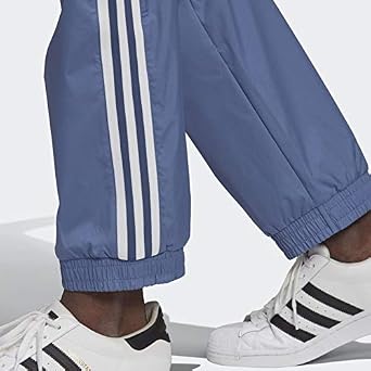 Amazon.com: adidas Adicolor 3D Trefoil 3-Stripes Track Pantalones Hombre,  Straight, XL, Azul (Crew Blue) : Ropa, Zapatos y Joyería
