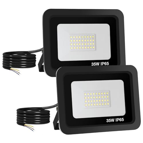 Projecteur LED extérieur pour éclairer une entrée sombre et sécuriser l'accès de nuit