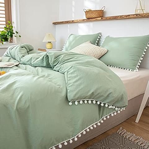 Bedbay Sage Green Bedding Set Pom Pom Comforter Set White Ball Fringe Decor Green Comforter Queen 1 Boho Comforter 2 Pom Pom Pillowcases (Green, Queen) Cover