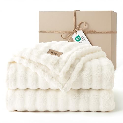 Bedsure 3D Fleece Bubble Blanket - GentleSoft White Queen Blanket