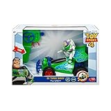 Mit dem RC Toy Story Buggy mit Buzz präsentiert Dickie Toys die passende „Fortsetzung“ fürs Kinderzimmer. Das Spielzeugauto mit Funkfernsteuerung verfügt über eine fest installierte Buzz-Lightyear-Figur und erreicht dank Turbofunktion Geschwindigkeiten bis zu 7,5 Kilometer pro Stunde – ganz so, wie es sich für den fixen Buzz gehört.