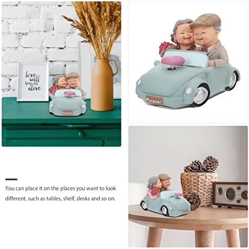 Homoyoyo Elderly Couples Resin Figurines Wedding Anniversary Cake Topper Loving Elderly Couple in Car Statue Elderly Couples Ornaments for Home Decoration Gift