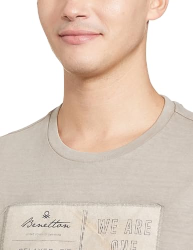 Image of UNITED COLORS OF BENETTON Men's Cotton Applique Crew Neck Relaxed Fit T-Shirt