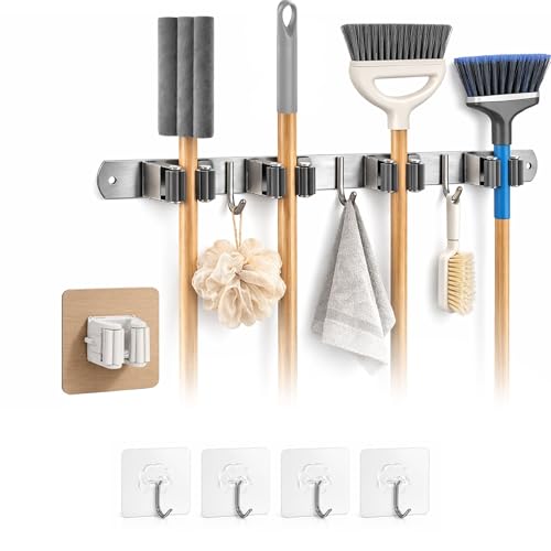 SANTTIARI Pack Colgador Escobas y Fregonas + 1 Soporte Escobas Pared Adhesivo+ 4 Ganchos Multiusos | Acero Inoxidable Apto Exterior | Con/sin Taladro (Incluye Adhesivo y Tornillería) | Hasta 15kg